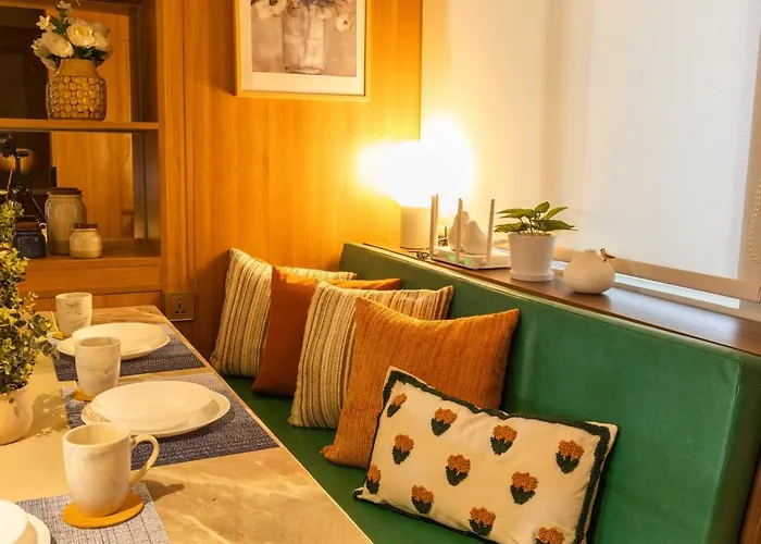 Cozy 2br Free Parking, Free Pool & Self Check In