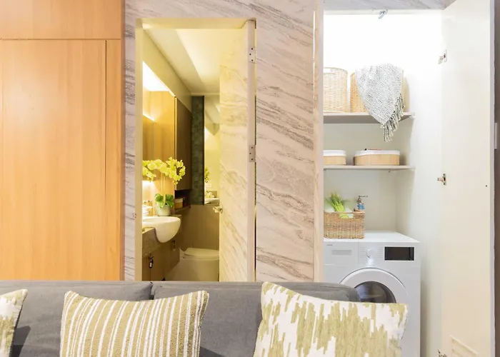 Aparthotel Cozy 2br Free Parking, Free Pool & Self Check In