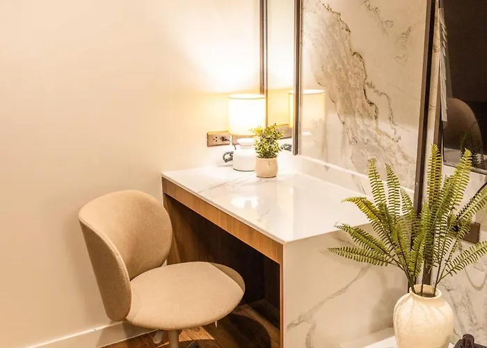 Cozy 2br Free Parking, Free Pool & Self Check In Manila