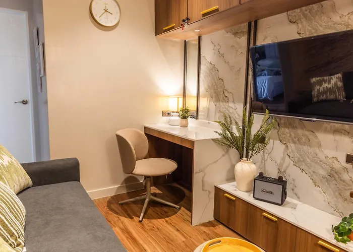 Cozy 2br Free Parking, Free Pool & Self Check In Aparthotel Manila