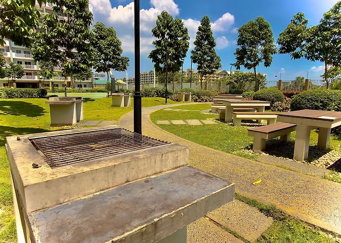 Cozy 2br Free Parking, Free Pool & Self Check In 4*